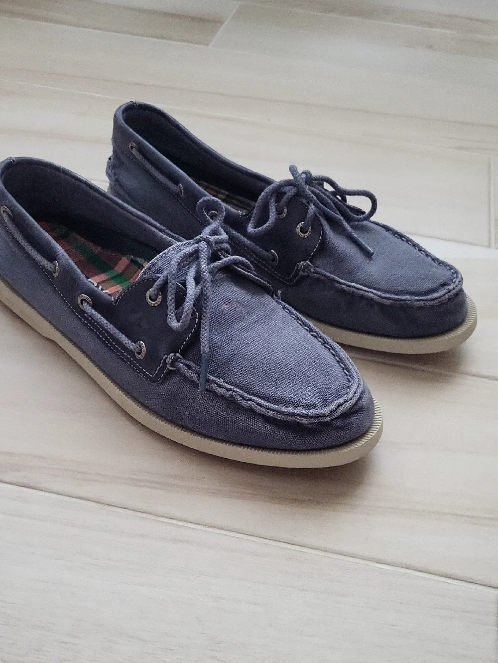 Sperry canvas upper